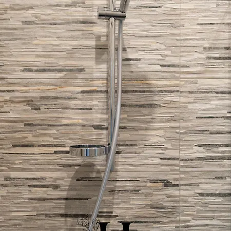 Cosy Avec Terrasse 公寓 *